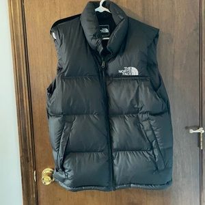 The north face black men’s puffer vest